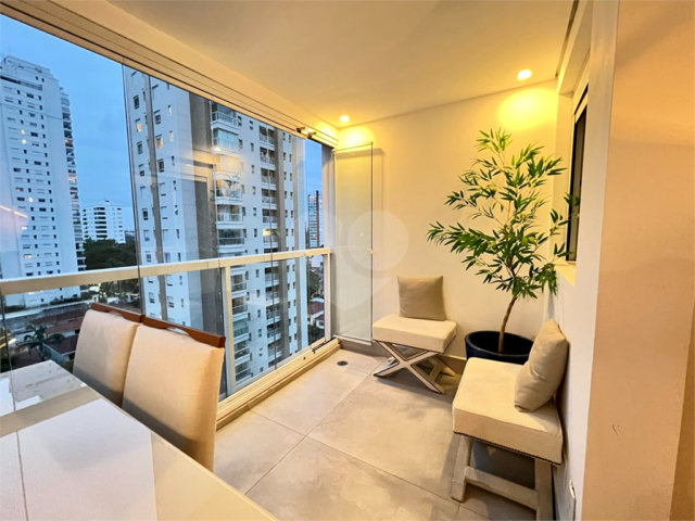Apartamento à venda com 2 quartos, sendo 1 suíte,  em Campo Belo, São Paulo, SP