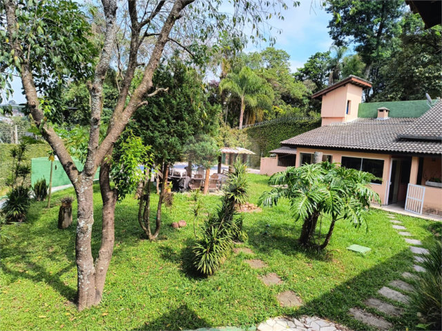 Casa à venda com 4 suítes em Roseira, Mairiporã, SP
