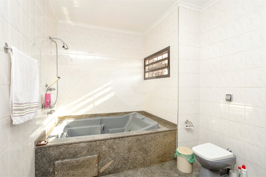Sobrado à venda com 3 quartos, sendo 1 suíte, em Itaquera, São Paulo, SP