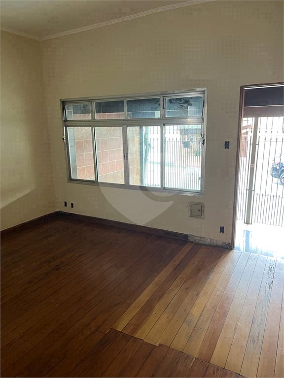 Sobrado à venda com 3 quartos, sendo 1 suíte, em Vila Vitório Mazzei, São Paulo, SP