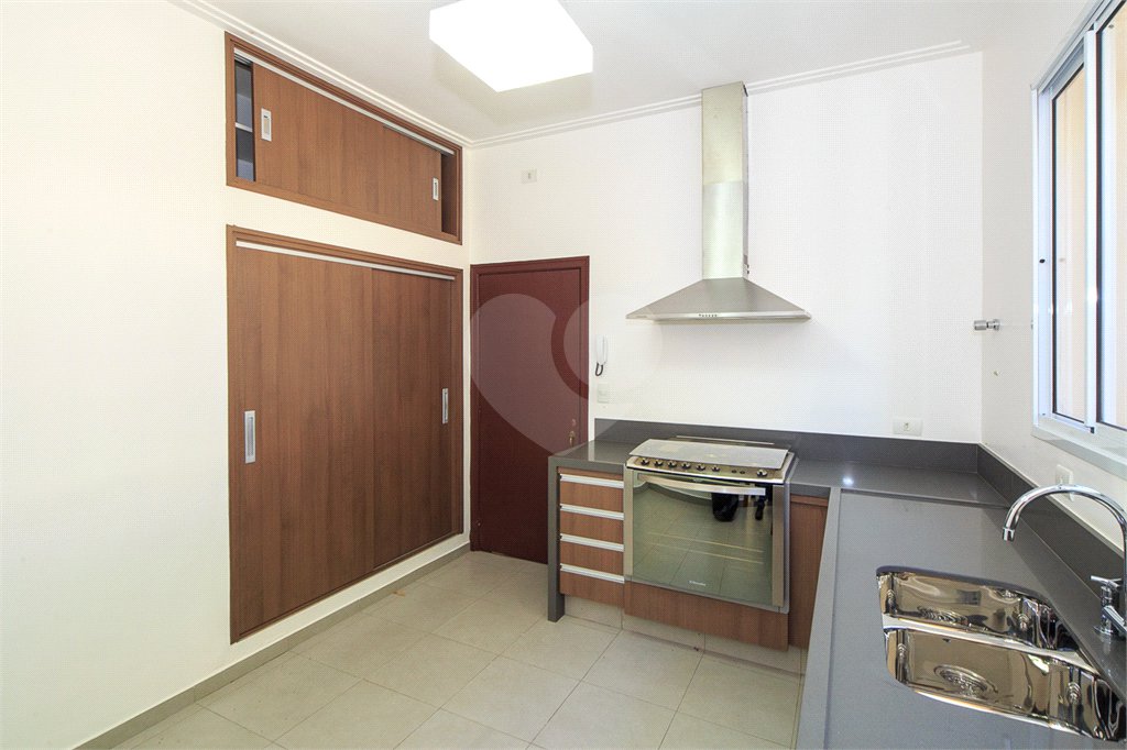 Casa Térrea à venda com 3 quartos, sendo 1 suíte, em Alto da Boa Vista, São Paulo, SP