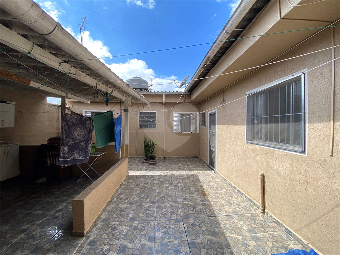 Casa à venda com 3 quartos em Jardim Santa Helena, Poá, SP