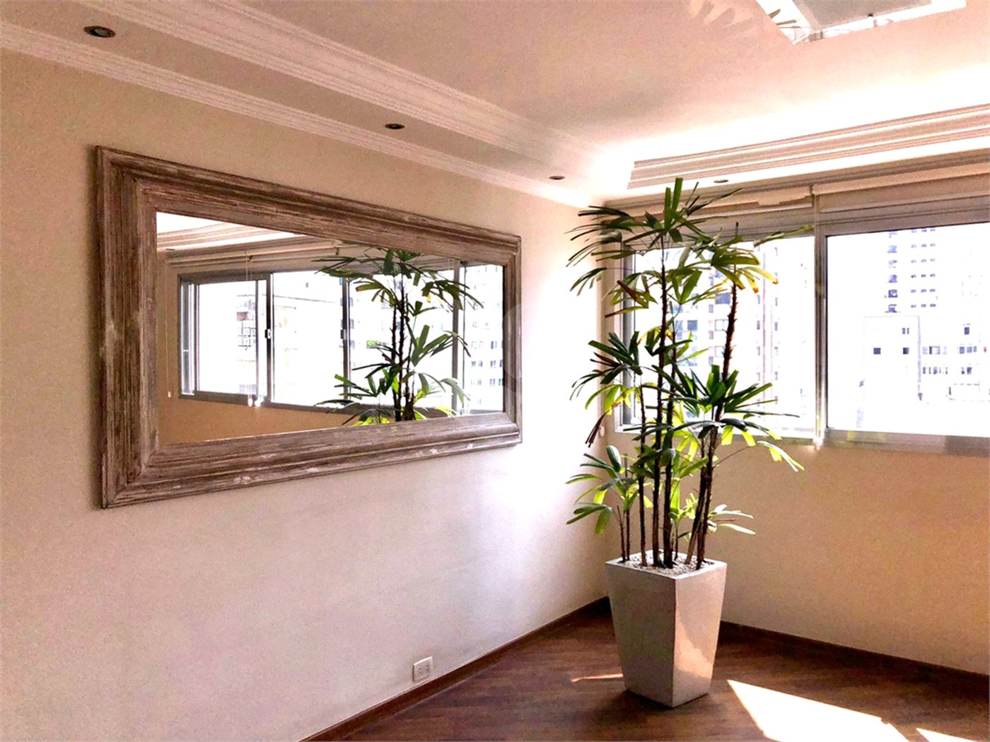 Apartamento à venda com 3 quartos, sendo 1 suíte, em Jardim Paulista, São Paulo, SP