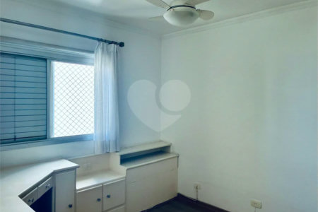 Apartamento de 130m2 à venda com 3 dormitórios e 2 vagas no Campo Belo