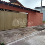 Casa Térrea com 3 dormitórios, sendo 1 suíte.