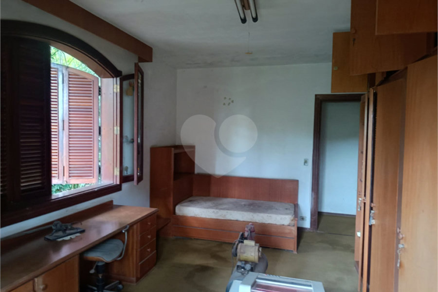 Casa à venda com 4 quartos, sendo 2 suítes, no condomínio Associação Reserva das Hortênsias, Mairiporã - SP