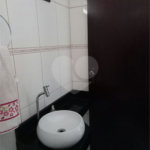 Sobrado à venda com 3 quartos, sendo 1 suíte,  em Vila Lavínia, Mogi das Cruzes, SP