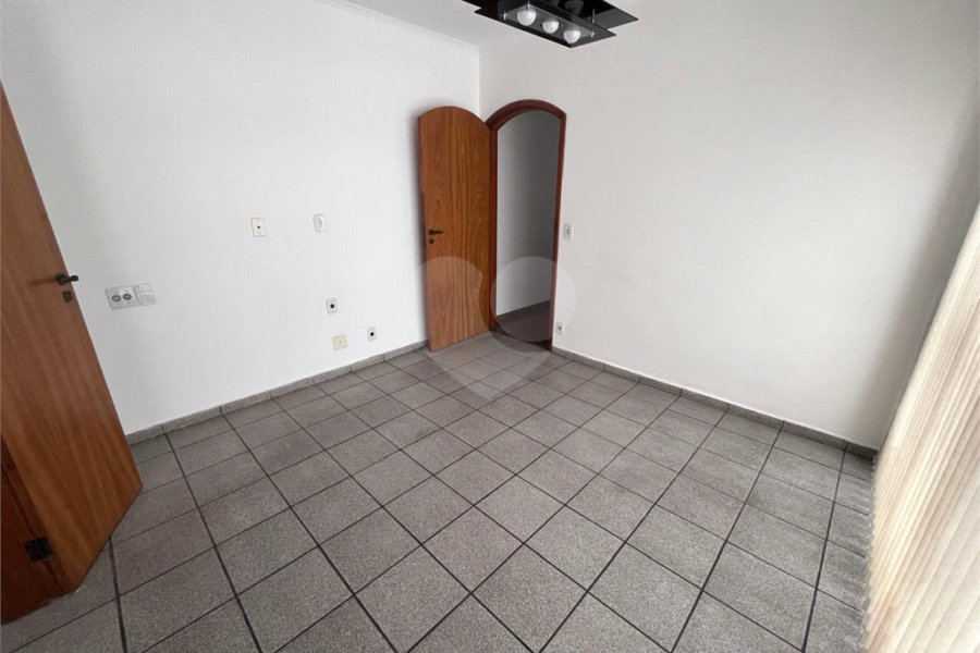 Casa à venda com 3 quartos, sendo 1 suíte, em Jardim São Paulo(zona Norte), São Paulo, SP
