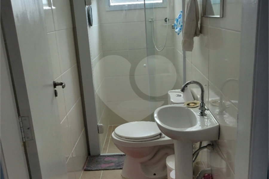 Apartamento à venda com 2 quartos, sendo 1 suíte, no Centro, Mongaguá, SP