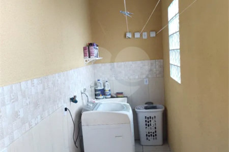 Terreno à venda com 4 quartos, sendo 2 suítes, no condomínio Conjunto Residencial Rigui, São José dos Campos - SP