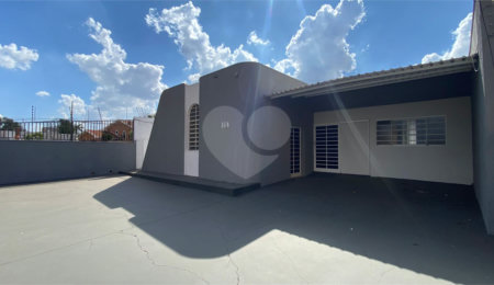 Casa à venda ou para alugar em Vila João Godói, Araraquara, SP
