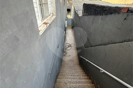 Sobrado à venda com 4 quartos, sendo 2 suítes, em Vila Nivi, São Paulo, SP