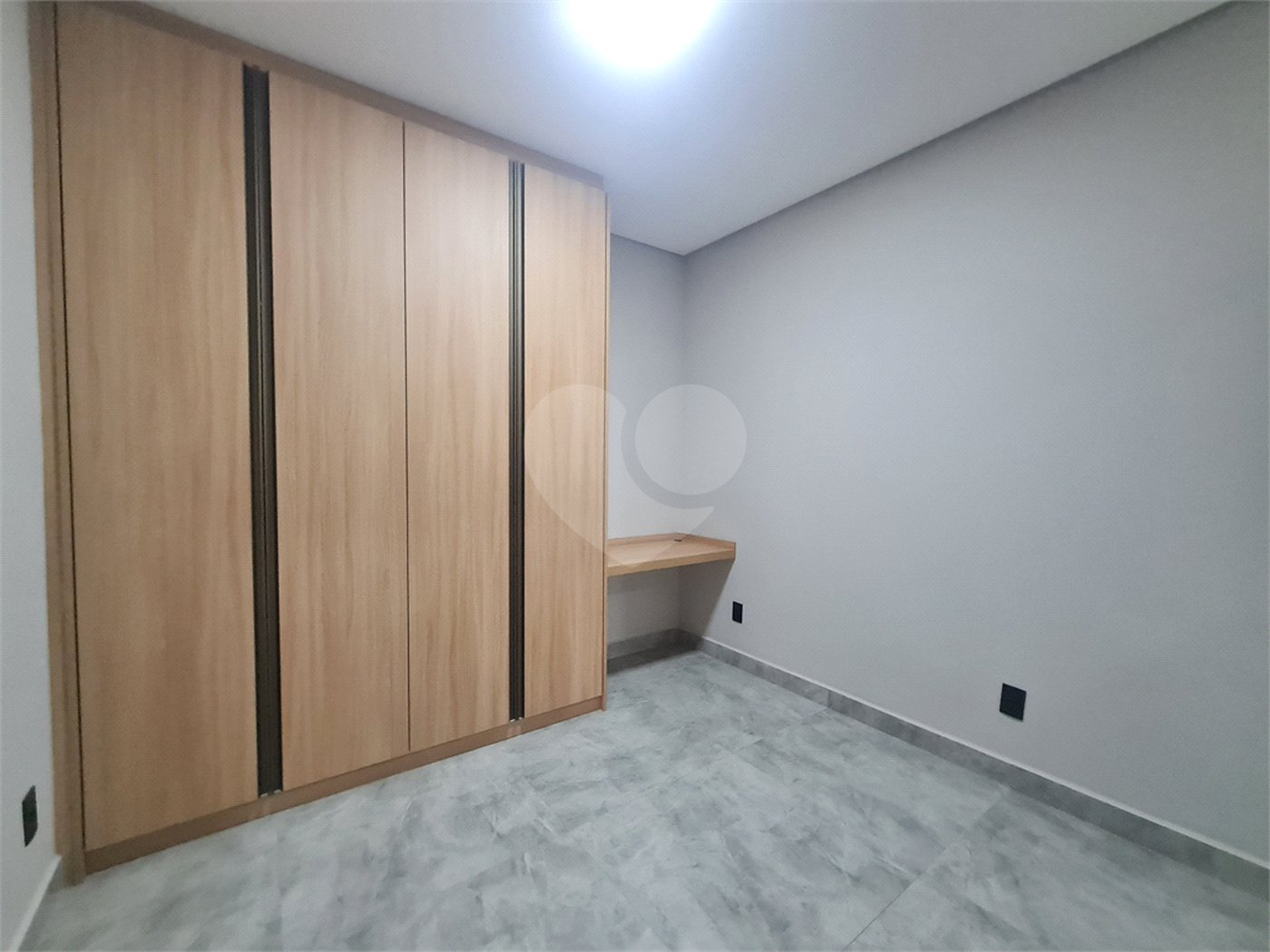 Casa à venda com 3 quartos, sendo 1 suíte,  no condomínio Reserva Ipanema I, Sorocaba - SP