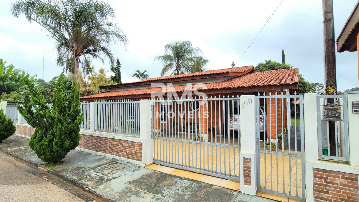 Casa à venda com 4 quartos, sendo 1 suíte,  em Villarejo Sopé da Serra (Vilarejo), Cabreúva, SP