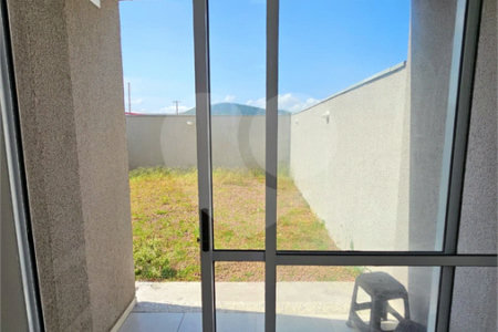 Apartamento para alugar com 2 quartos, sendo 1 suíte, em Nova São Pedro, São Pedro da Aldeia, RJ