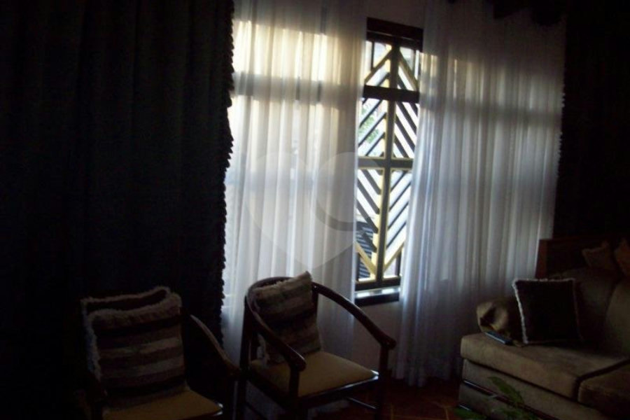 Casa Térrea à venda com 3 quartos, sendo 1 suíte, em Vila Constança, São Paulo, SP