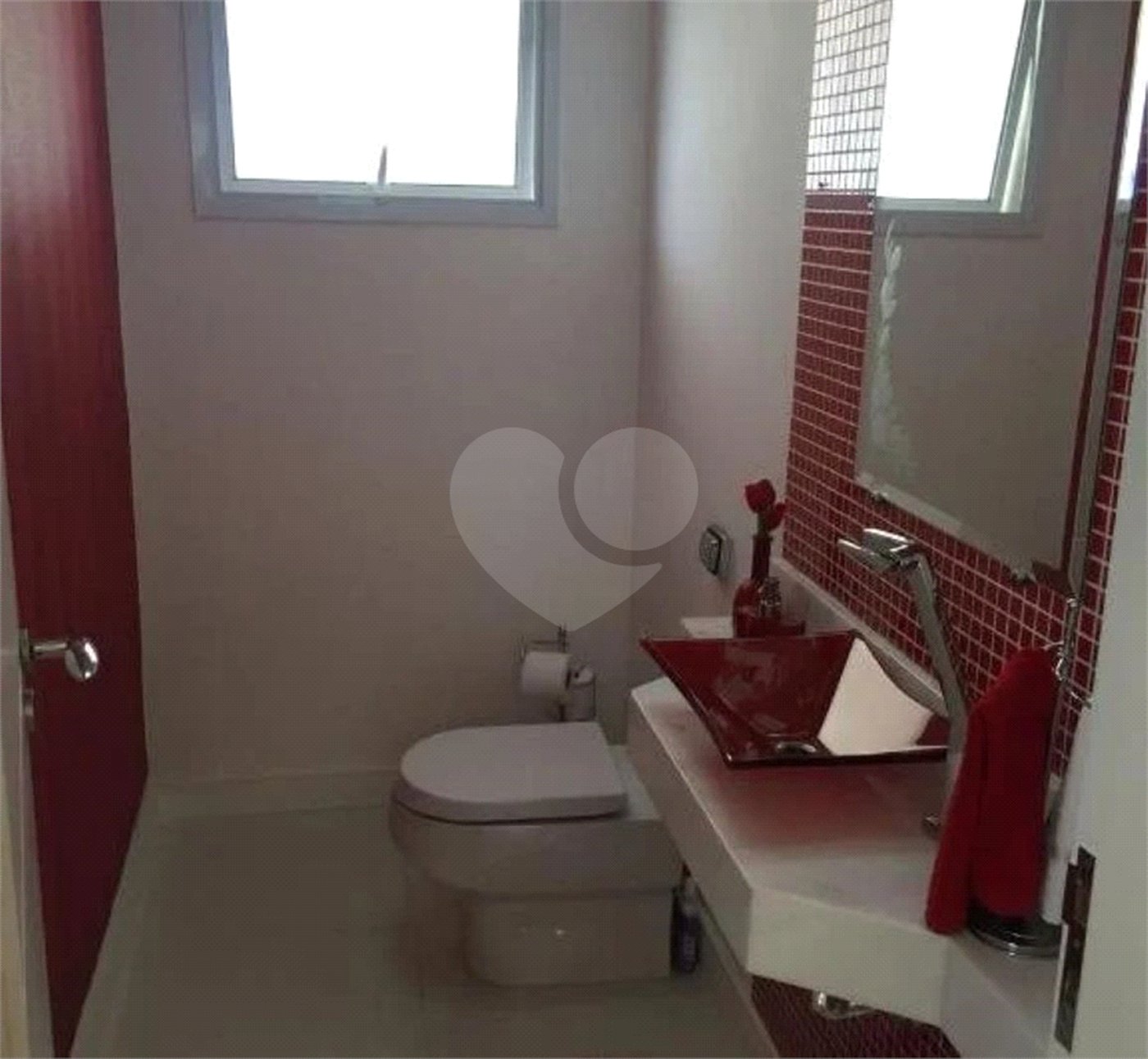 Condomínio à venda com 4 quartos, sendo 2 suítes, em Colinas do Paratehy, Mogi das Cruzes, SP