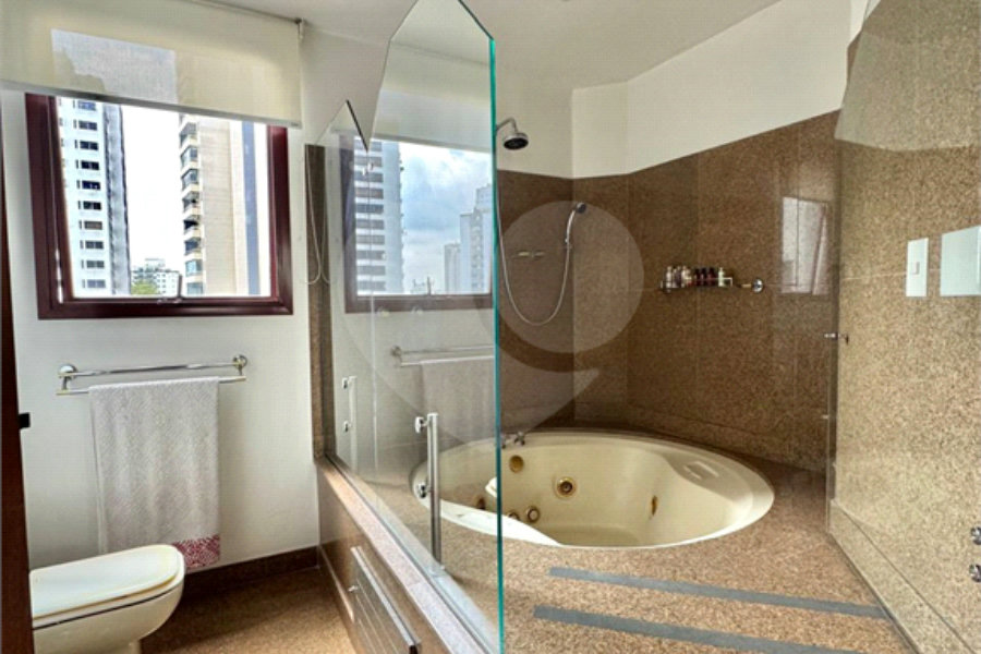 Apartamento à venda com 4 suítes em Morumbi, São Paulo, SP