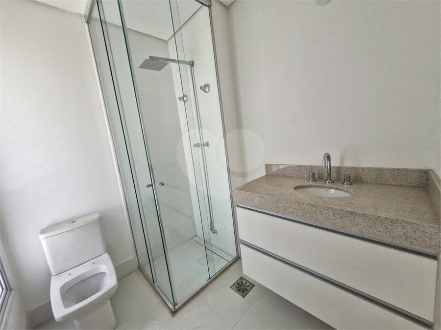 Casa à venda ou para alugar com 3 suítes no condomínio Jardim Flora, São Paulo - SP