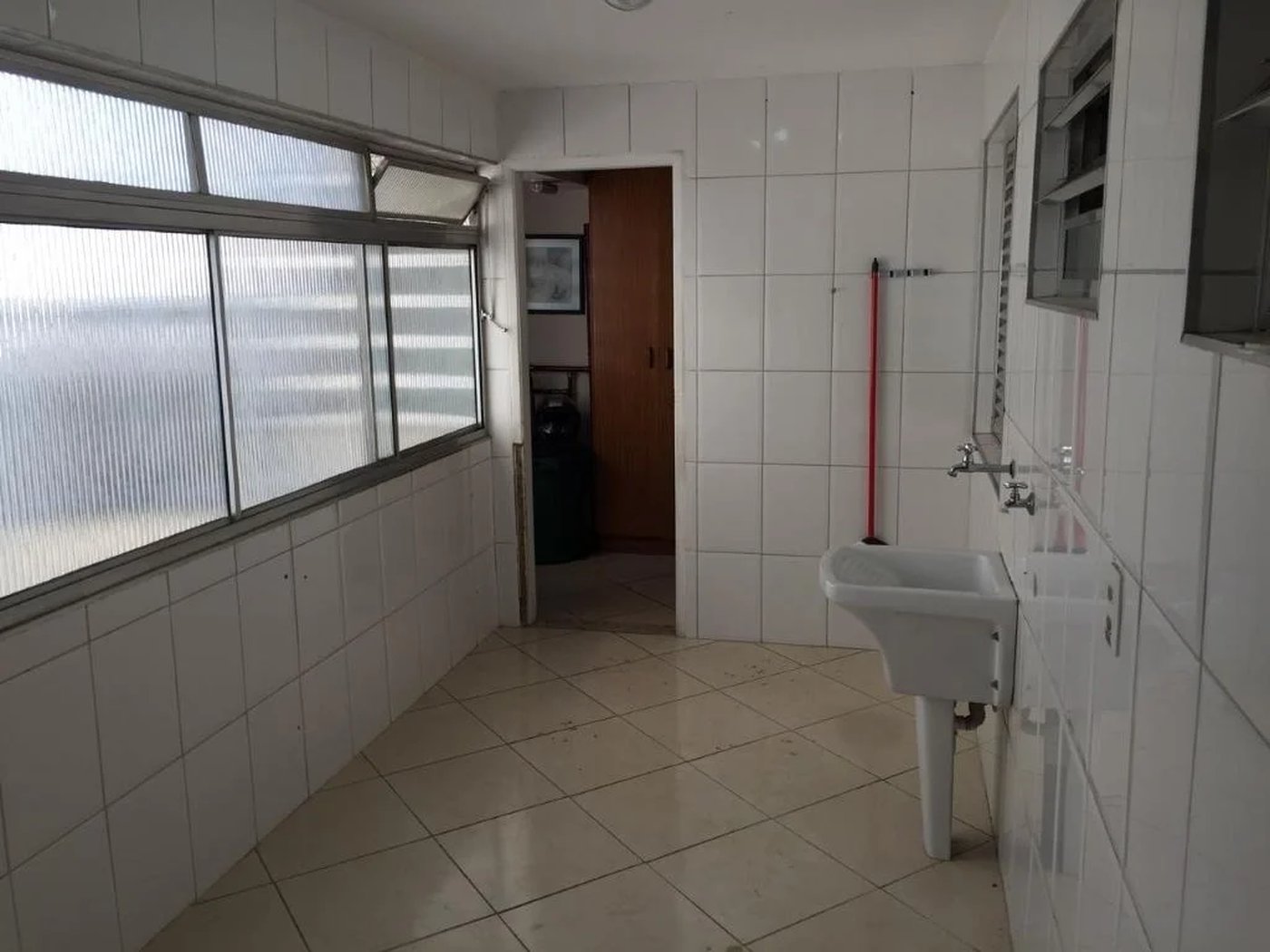 Apartamento à venda com 3 quartos, sendo 1 suíte,  em Vila Romana, São Paulo, SP