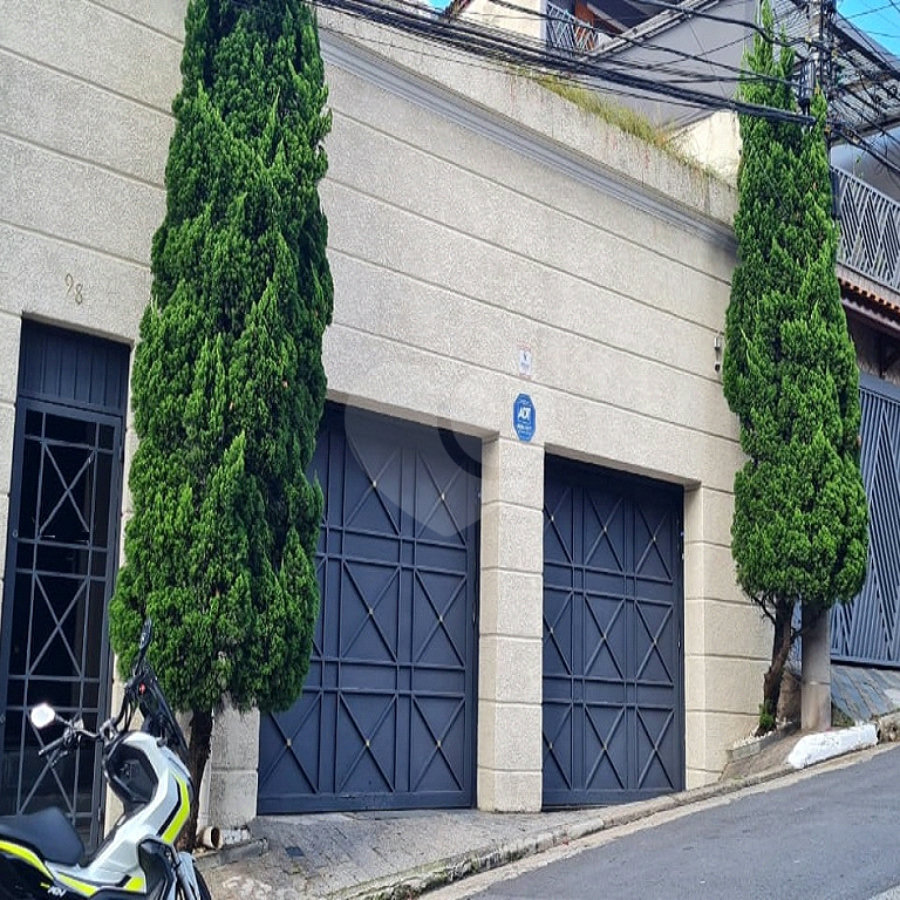 Sobrado à venda com 4 quartos, sendo 2 suítes, em Vila Paulicéia, São Paulo, SP