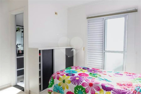 Casa à venda com 3 quartos, sendo 1 suíte,  no condomínio Rafaela I, São Paulo - SP