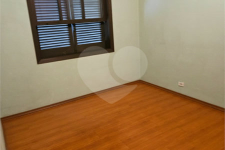 Sobrado à venda com 3 quartos, sendo 1 suíte, em Cidade Monções, São Paulo, SP