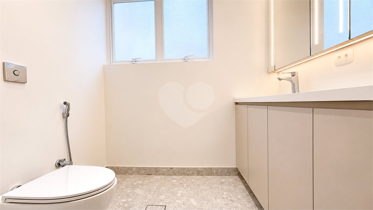 Apartamento à venda com 3 quartos, sendo 1 suíte, em Jardim Paulista, São Paulo, SP