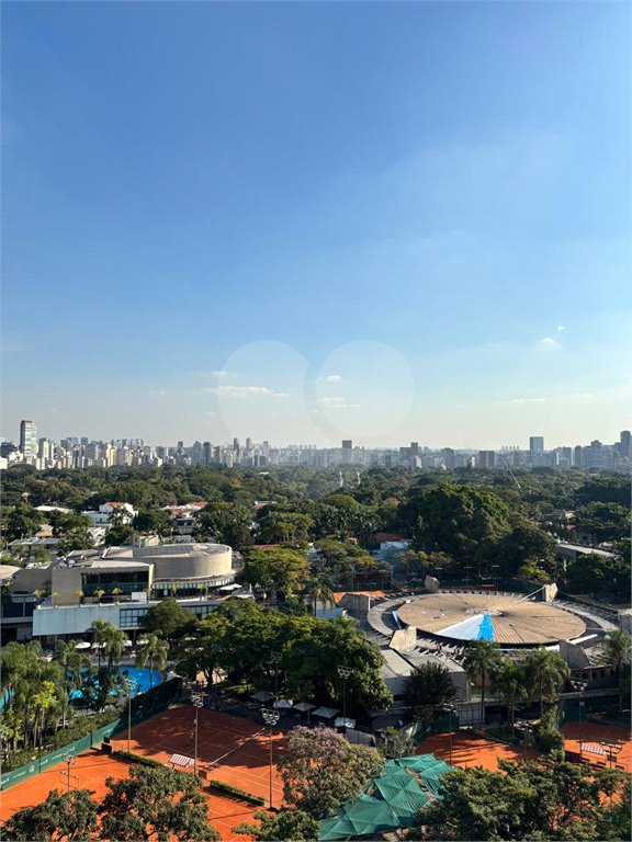 Apartamento à venda com 3 quartos, sendo 1 suíte, em Cerqueira César, São Paulo, SP