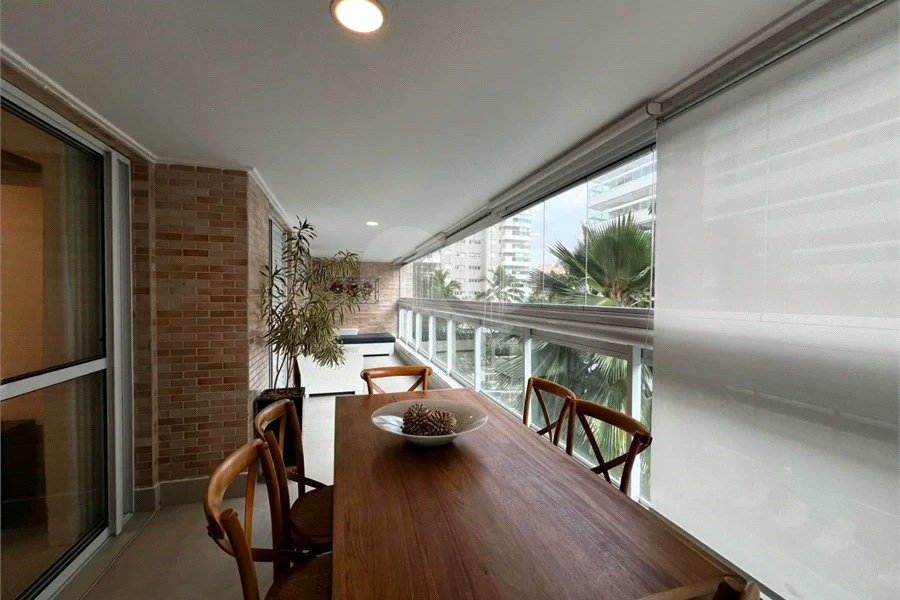 Apartamento à venda com 3 quartos, sendo 1 suíte,  em Riviera de São Lourenço, Bertioga, SP