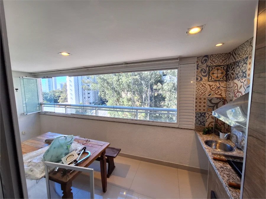 Apartamento para alugar com 3 suítes em Vila Suzana, São Paulo, SP