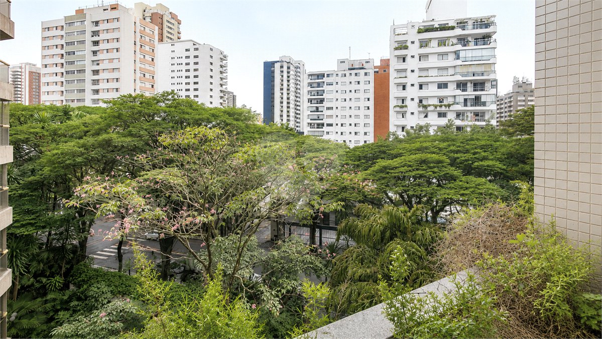 Apartamento à venda com 4 quartos, sendo 2 suítes,  em Brooklin Paulista, São Paulo, SP