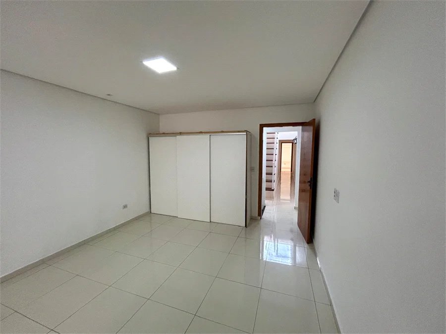 Casa de Vila para alugar com 4 suítes em Vila Romana, São Paulo, SP