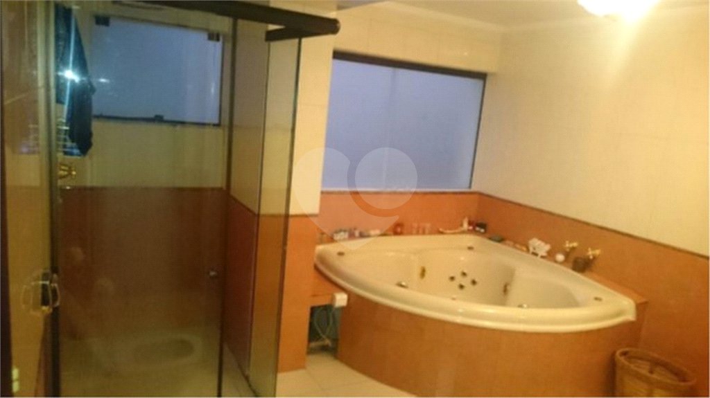 Sobrado à venda com 5 quartos, sendo 2 suítes, em Brooklin Paulista, São Paulo, SP