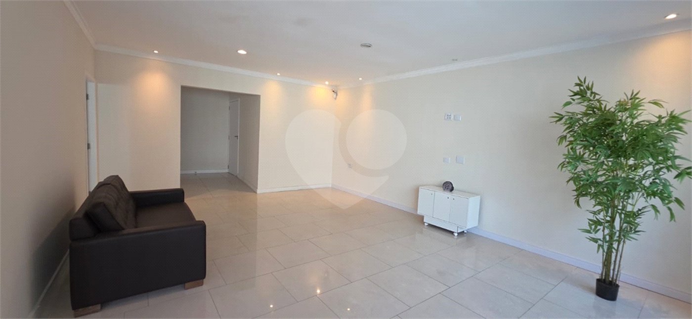 Casa Térrea à venda ou para alugar com 8 quartos, sendo 4 suítes, em Vila Pereira Barreto, São Paulo, SP