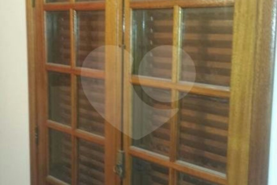Sobrado à venda com 5 quartos, sendo 3 suítes, em Tremembé, São Paulo, SP