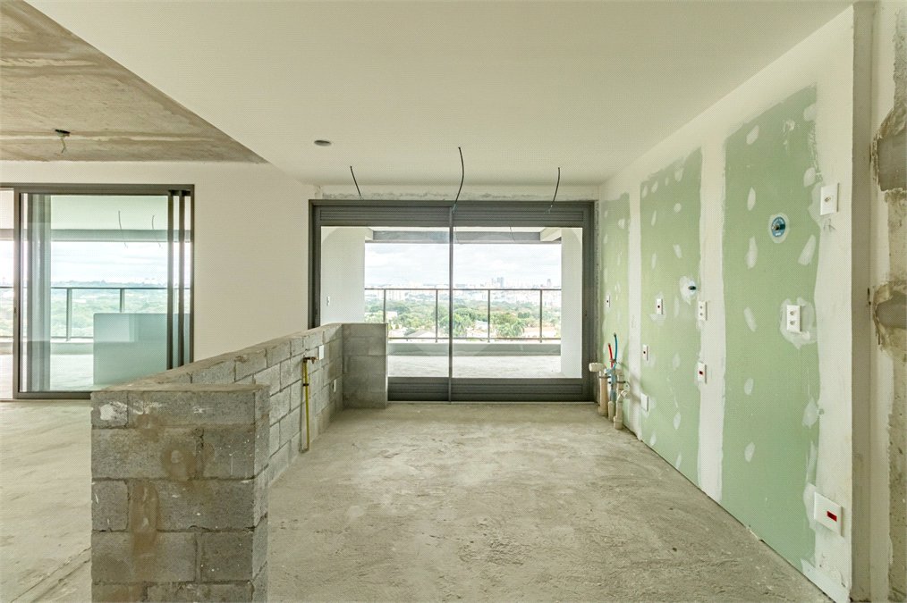 Apartamento à venda com 4 suítes em Alto de Pinheiros, São Paulo, SP