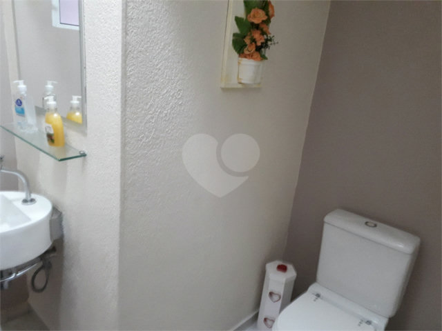 Casa em condomínio à venda ou para alugar com 3 quartos, sendo 1 suíte,  em Horto, São Paulo, SP