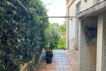 Casa à venda com 5 quartos, sendo 2 suítes, em Jardim Marajoara, São Paulo, SP