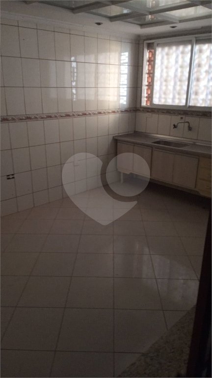 Sobrado à venda com 3 quartos, sendo 1 suíte, em Paulicéia, São Bernardo do Campo, SP
