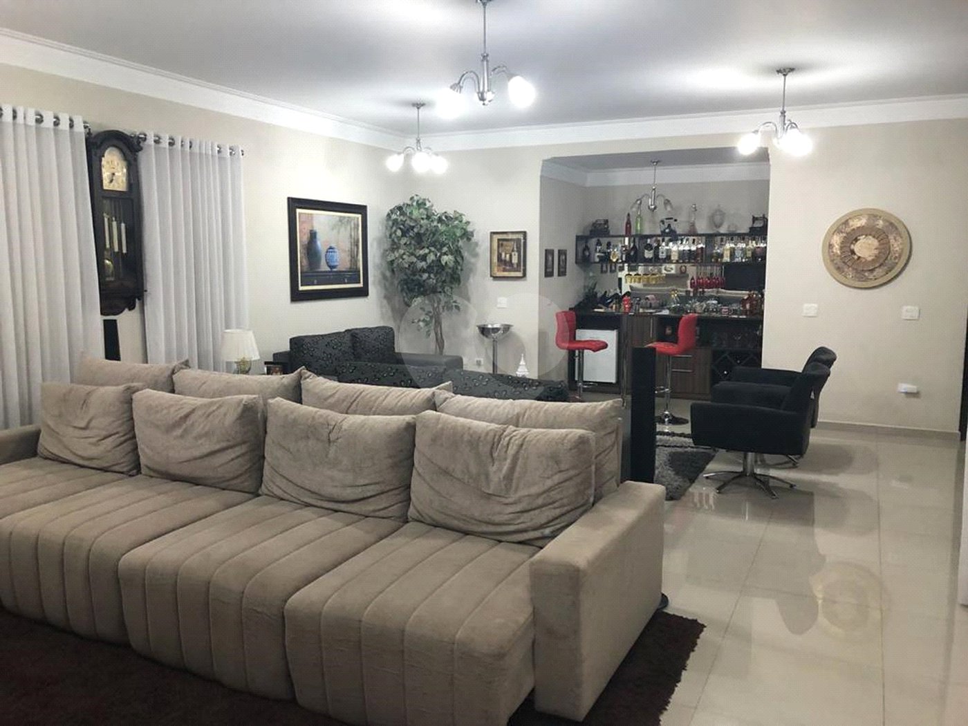 Casa à venda com 5 suítes no condomínio Terras de Mont Serrat, Salto - SP