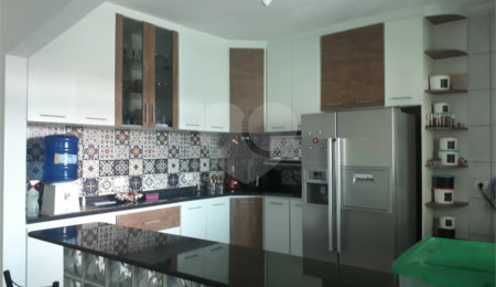 Casa à venda com 4 quartos, sendo 2 suítes,  em Jardim Rosina, São Paulo, SP
