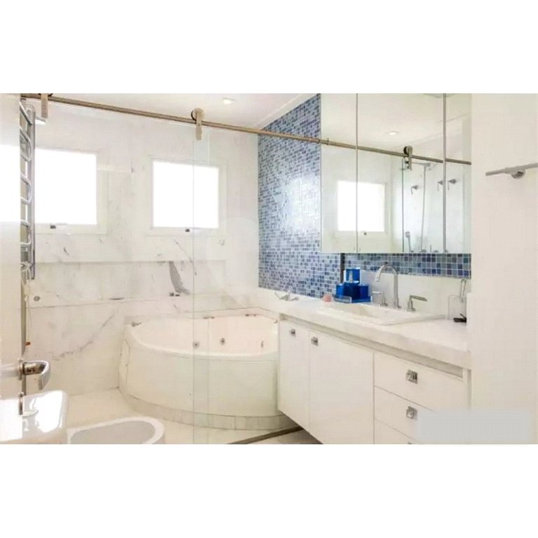 Apartamento à venda com 4 suítes em Moema, São Paulo, SP