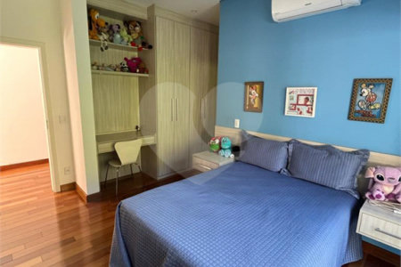 Casa à venda com 6 quartos, sendo 4 suítes,  no condomínio Estância Marambaia, Vinhedo - SP