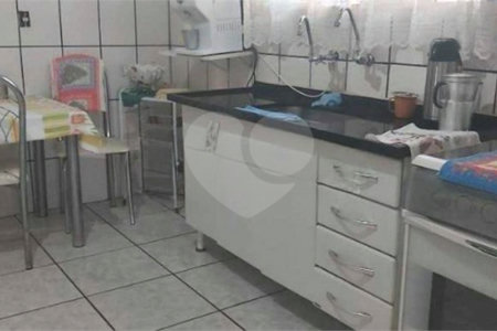 Casa térrea para venda na Vila Faria.