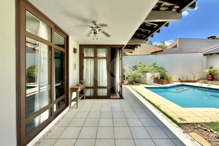 Casa à venda com 4 quartos, sendo 2 suítes,  no condomínio São Paulo Ii, Cotia - SP