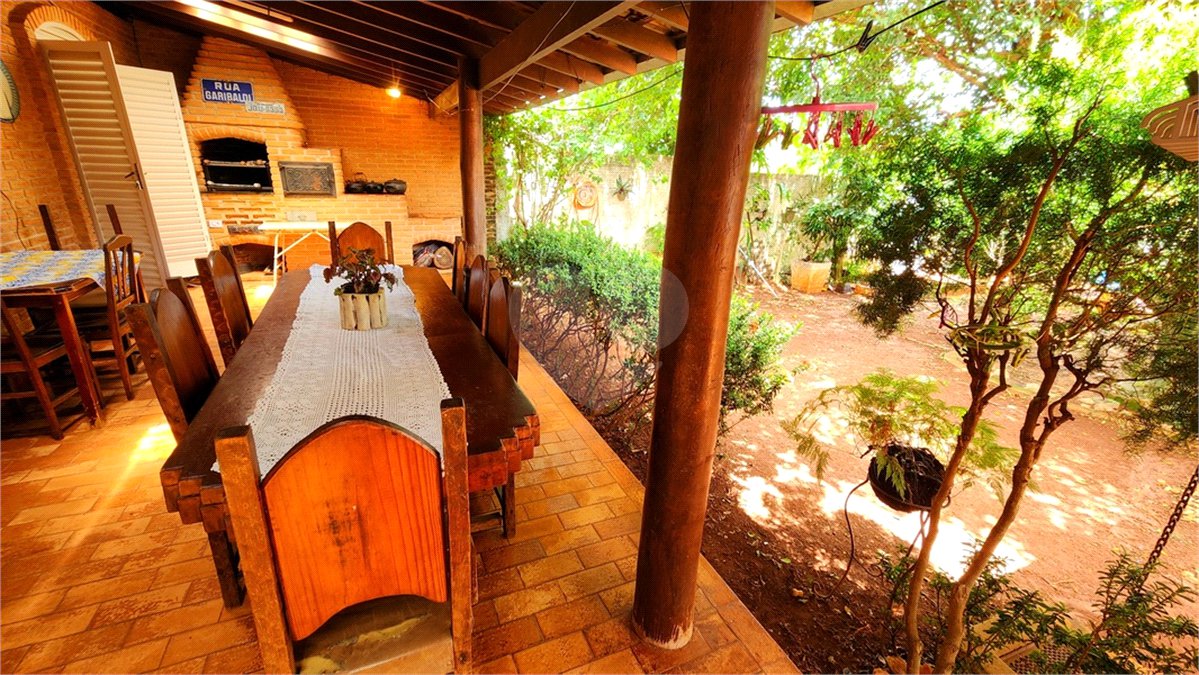 Casa à venda com 4 quartos, sendo 1 suíte, em Jardim Nova Época, Araraquara, SP