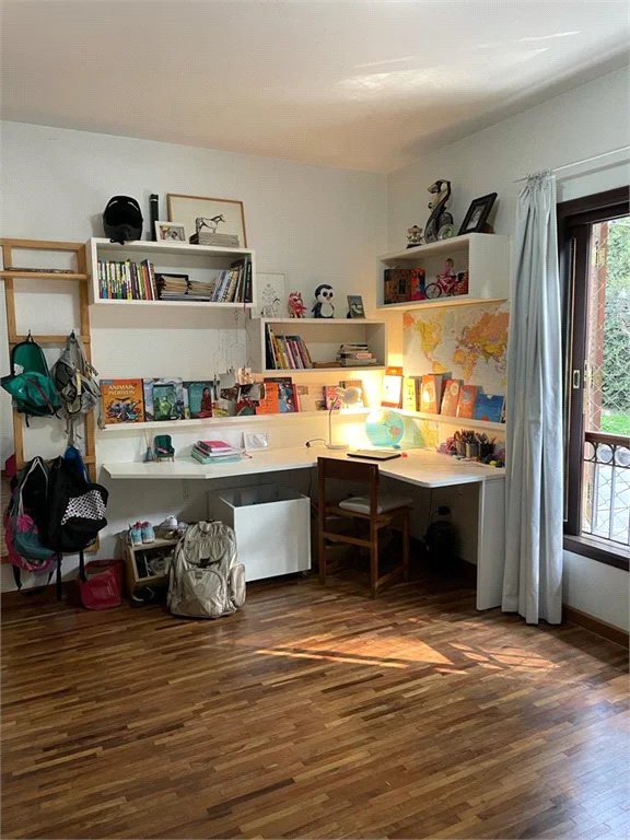 Casa à venda com 4 quartos, sendo 1 suíte,  em Vila Morumbi, São Paulo, SP