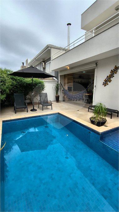 Casa à venda com 3 suítes no condomínio Reserva da Mata, Vinhedo - SP