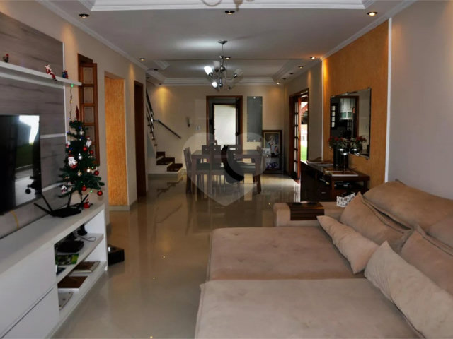 Sobrado à venda com 3 quartos, sendo 1 suíte,  em Jaraguá, São Paulo, SP